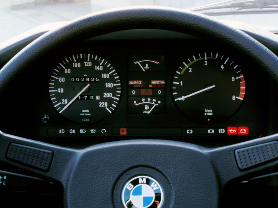  BMW 524td 1983 года  (фото 11 из 16)